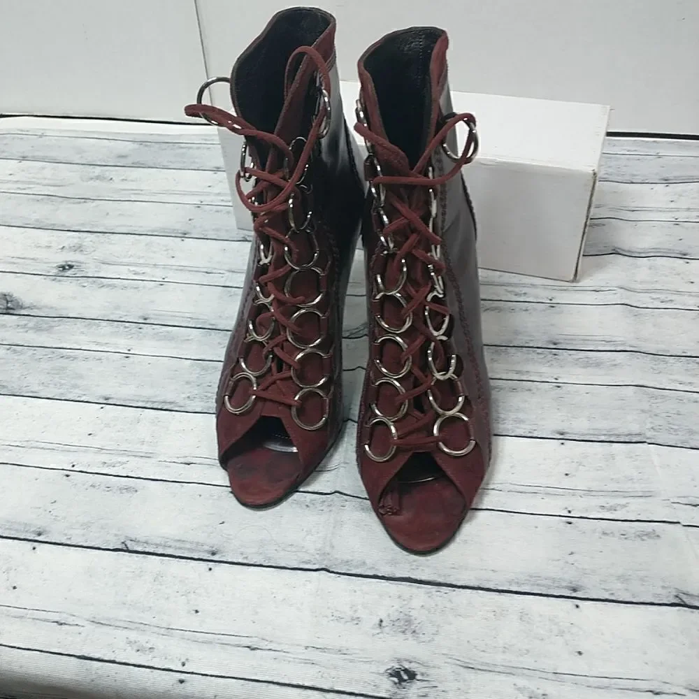 Brian Atwood Womans SZ US 8 EUR 39 Burgundy Adele Booties